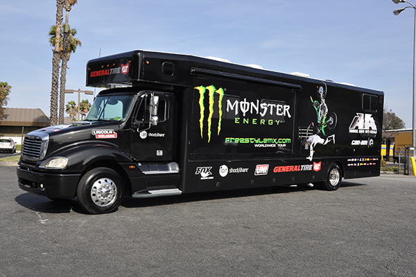 3m-gloss-motorhome-wrap-for-freestyle-mx-and-monster-energy-24