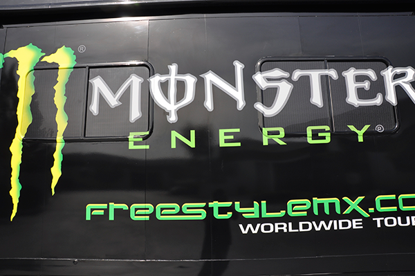 3m-gloss-motorhome-wrap-for-freestyle-mx-and-monster-energy-5