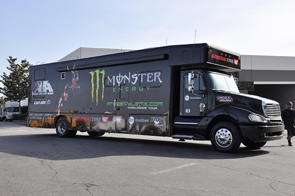 3m-gloss-motorhome-wrap-for-freestyle-mx-and-monster-energy-8