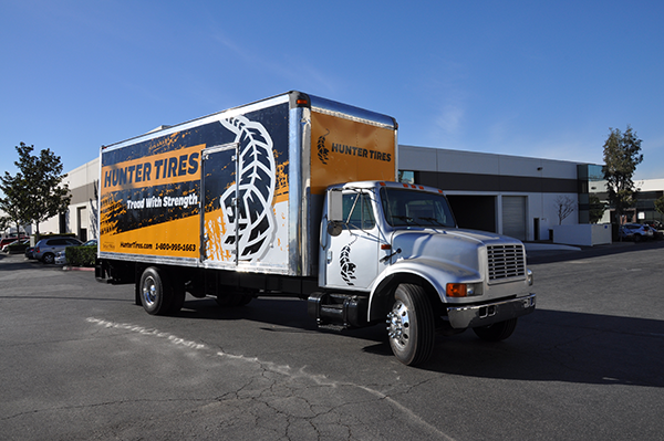 24-box-truck-wrap-using-gf-for-hunter-tires