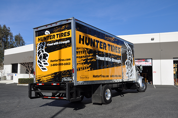 24-box-truck-wrap-using-gf-for-hunter-tires-3