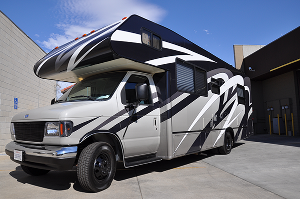 thor-class-c-motorhome-wrap-for-a-family-11