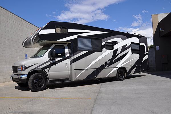 thor-class-c-motorhome-wrap-for-a-family-12